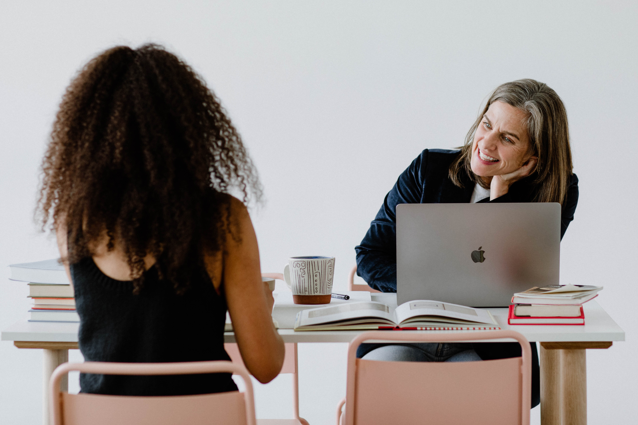 Students using the FORD method to make small talk and connect during their first week of college